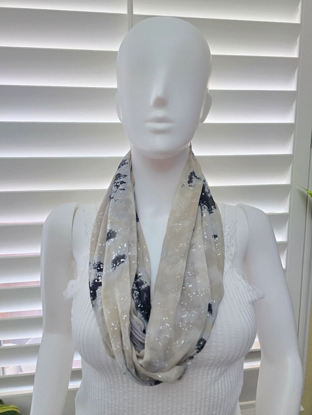 Apt 9 Gray Silver Spotted 90s Y2K Infinity Scarf OSFM